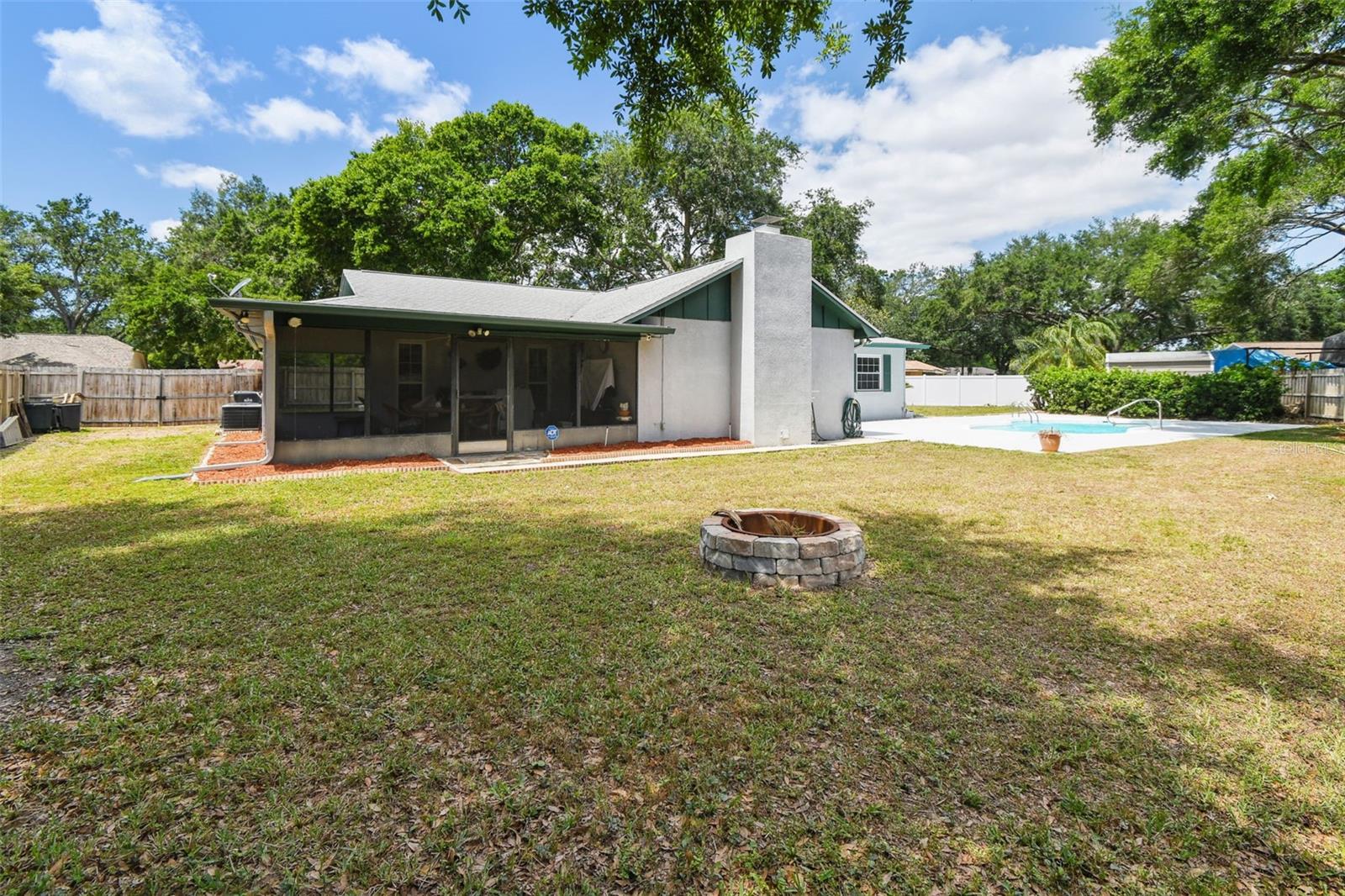 2204 JENNIFER LN, VALRICO, FL, 33594