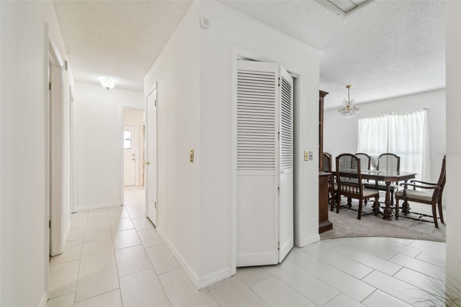 2204 JENNIFER LN, VALRICO, FL, 33594