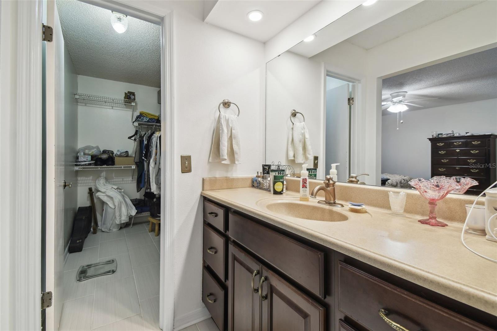 2204 JENNIFER LN, VALRICO, FL, 33594