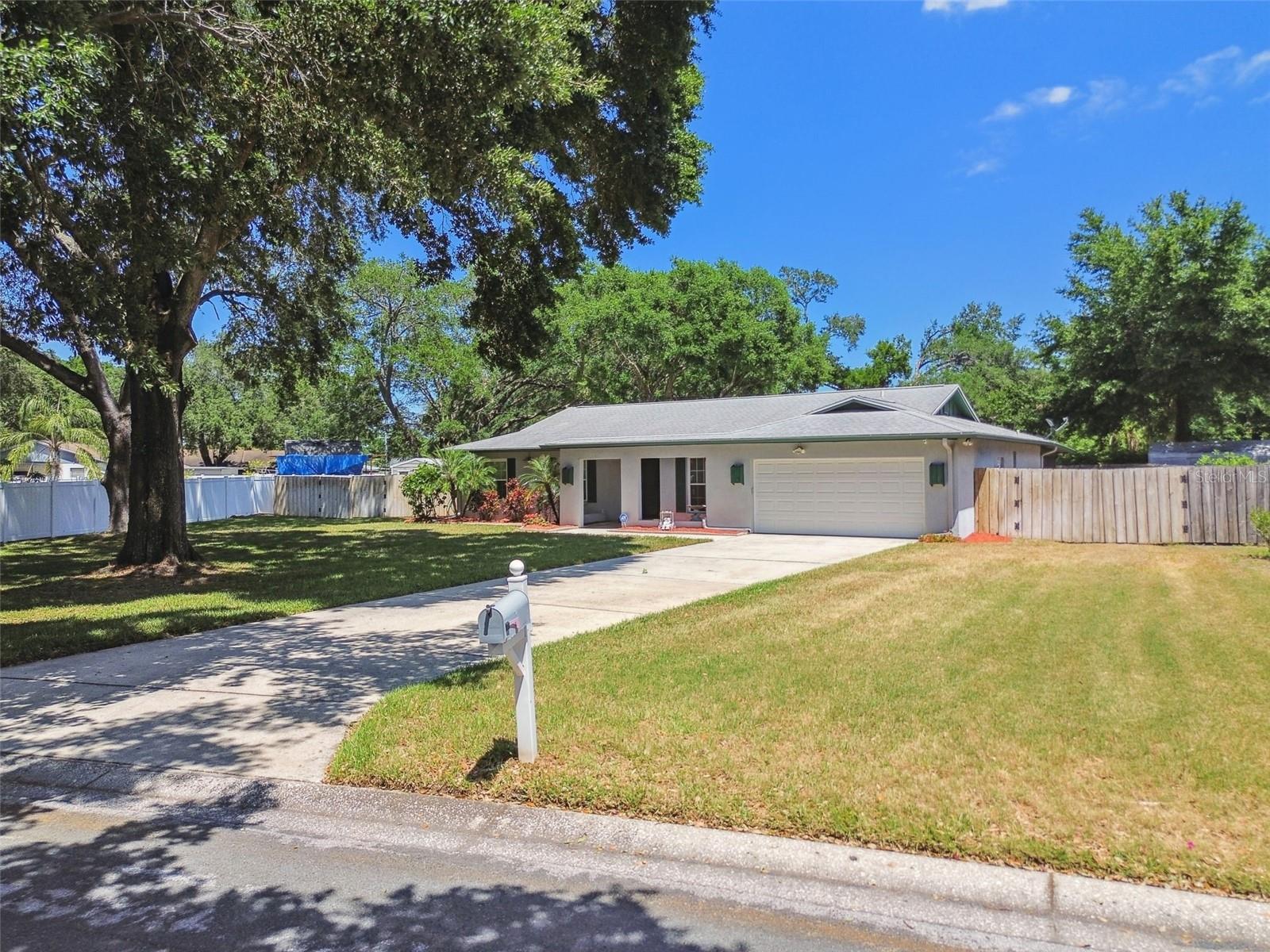 2204 JENNIFER LN, VALRICO, FL, 33594