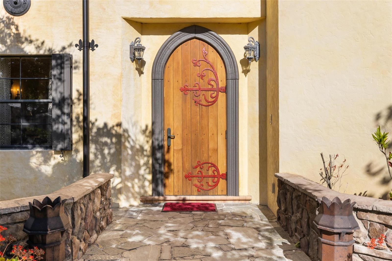 N6138508 Property Photo