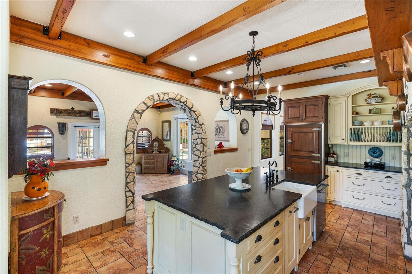 N6138508 Property Photo