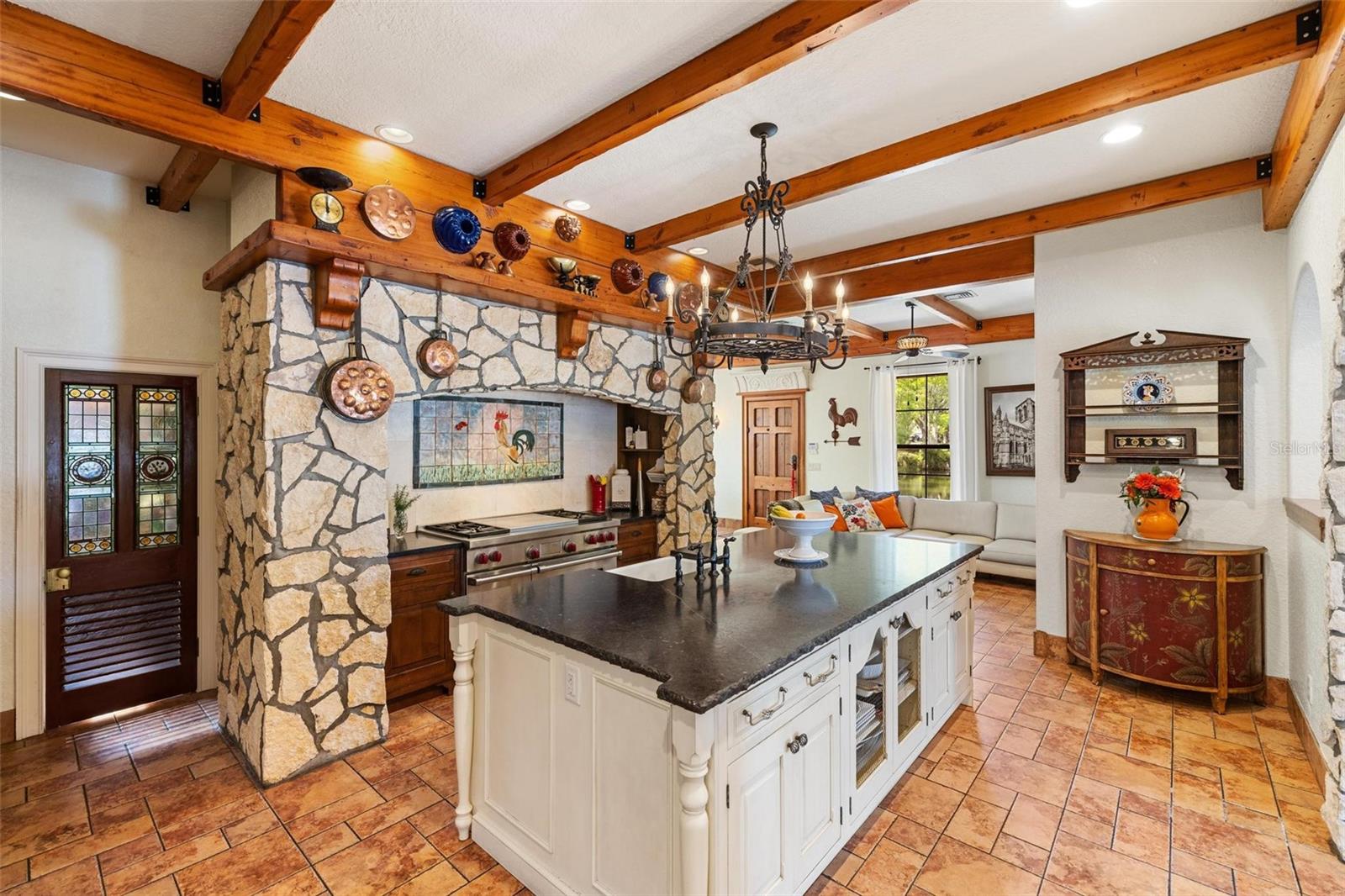 N6138508 Property Photo