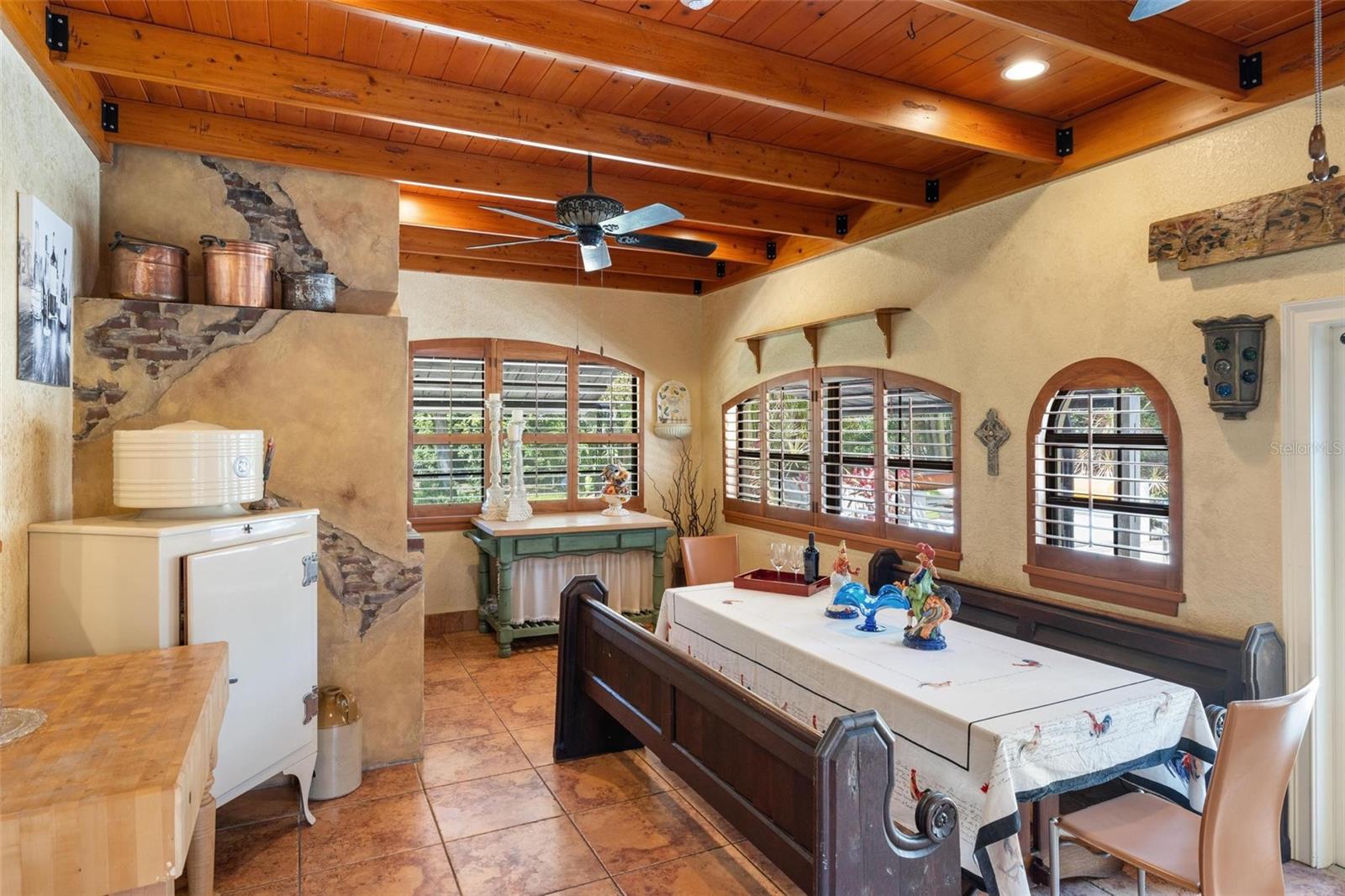 N6138508 Property Photo