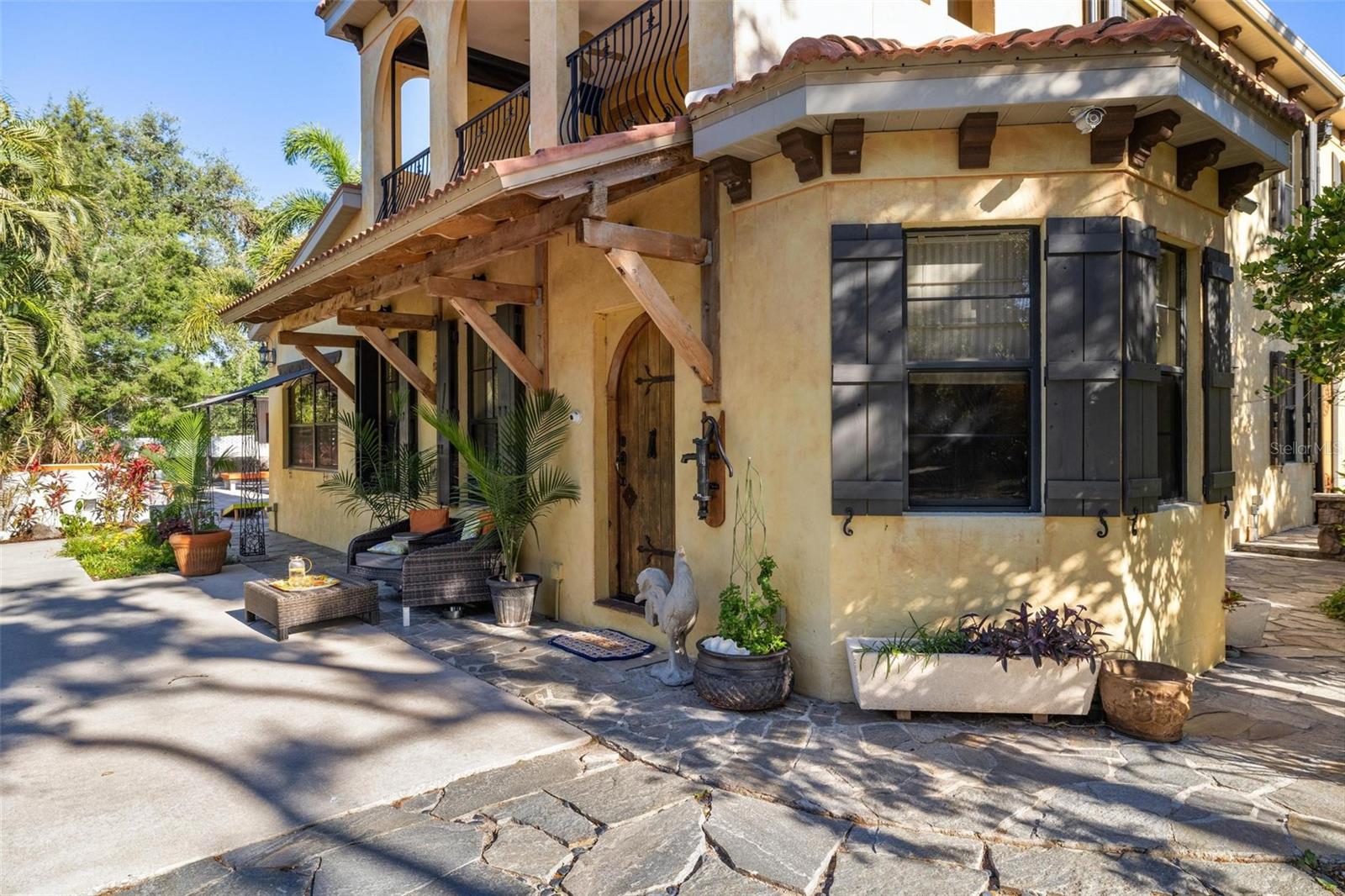 N6138508 Property Photo