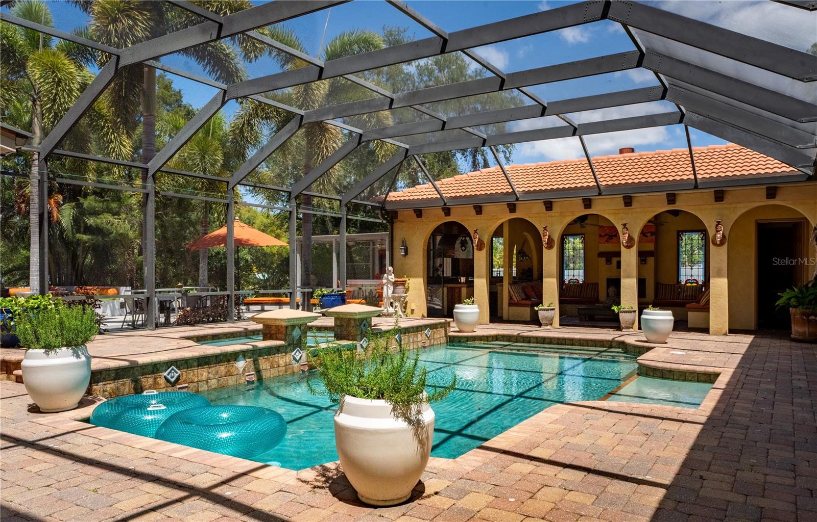 N6138508 Property Photo