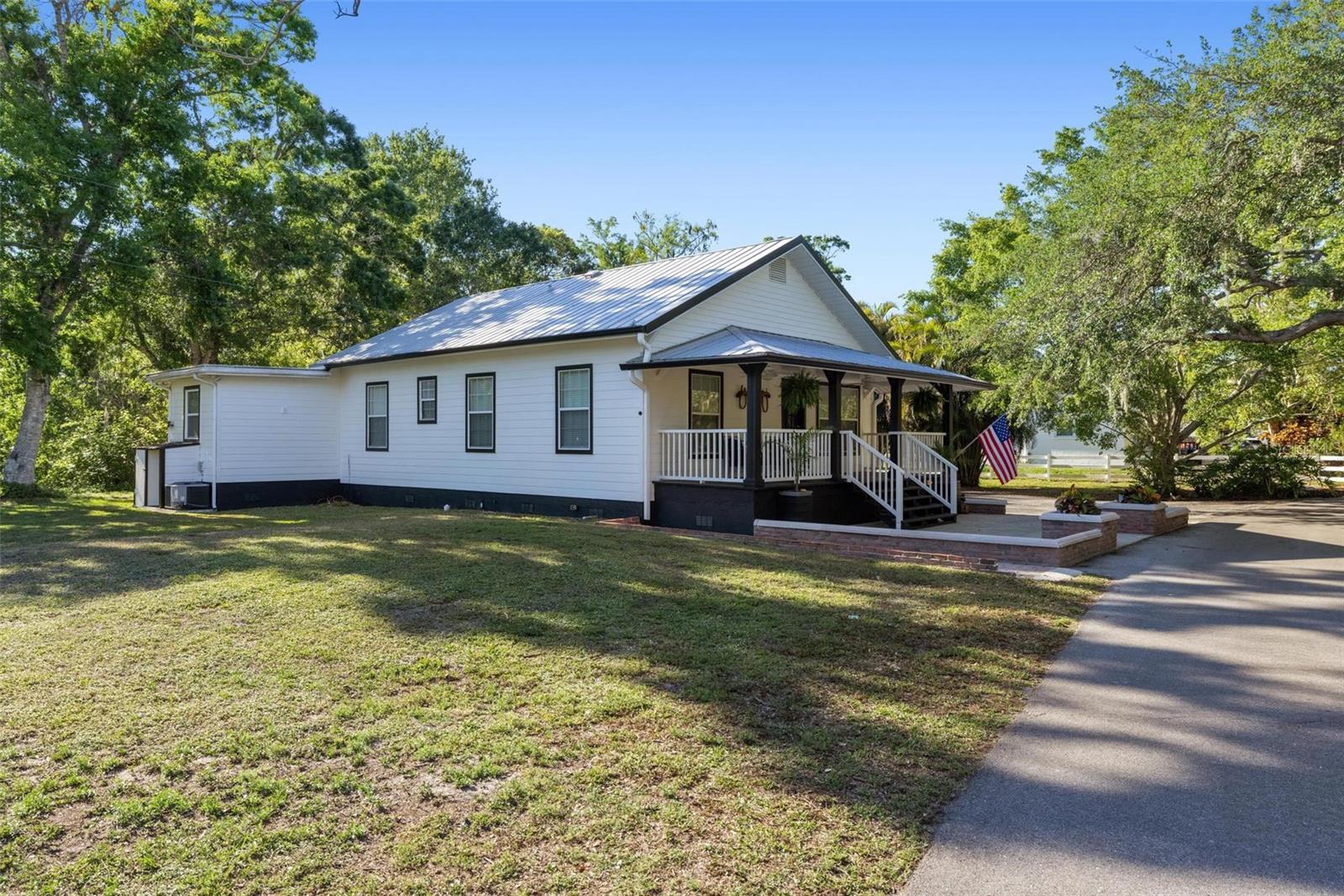 N6138508 Property Photo