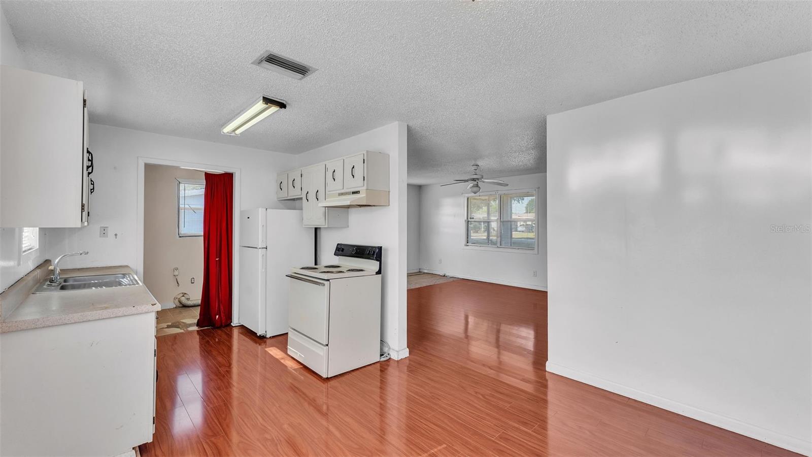 203 CLEARWATER AVE, POLK CITY, FL, 33868