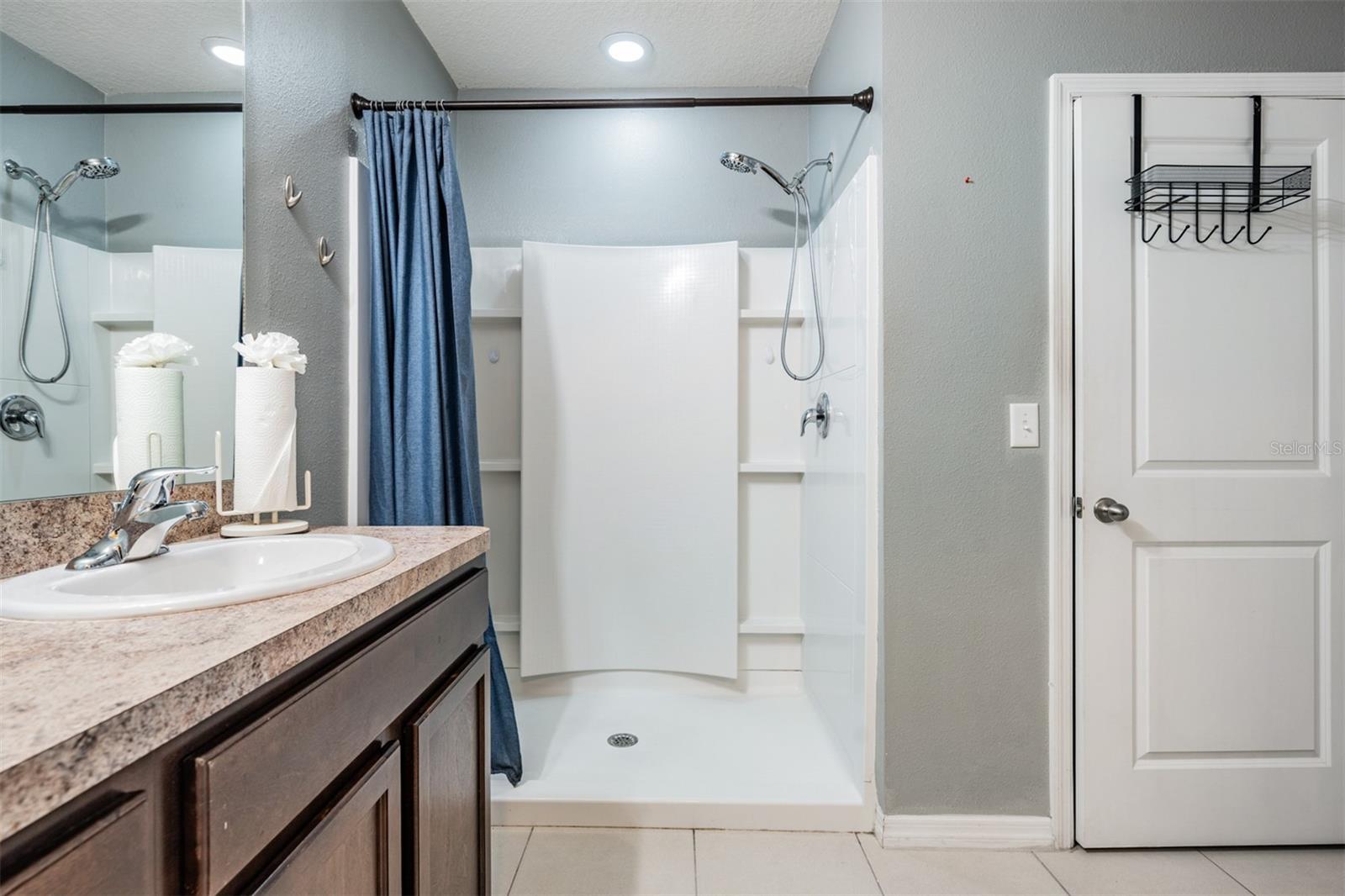 9614 TRONCAIS CIR, THONOTOSASSA, FL, 33592