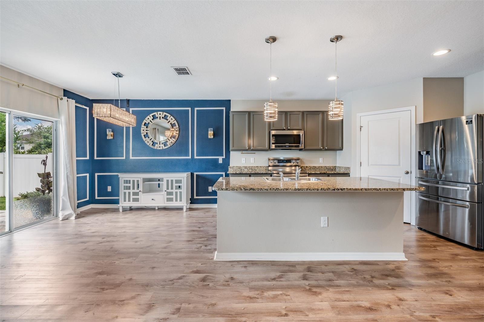 9614 TRONCAIS CIR, THONOTOSASSA, FL, 33592