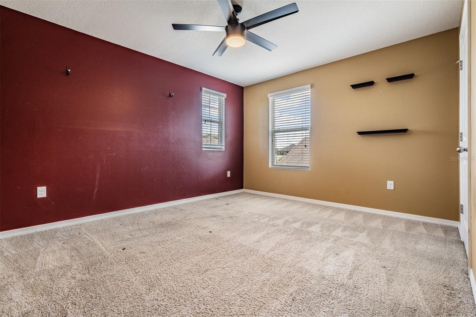 9614 TRONCAIS CIR, THONOTOSASSA, FL, 33592