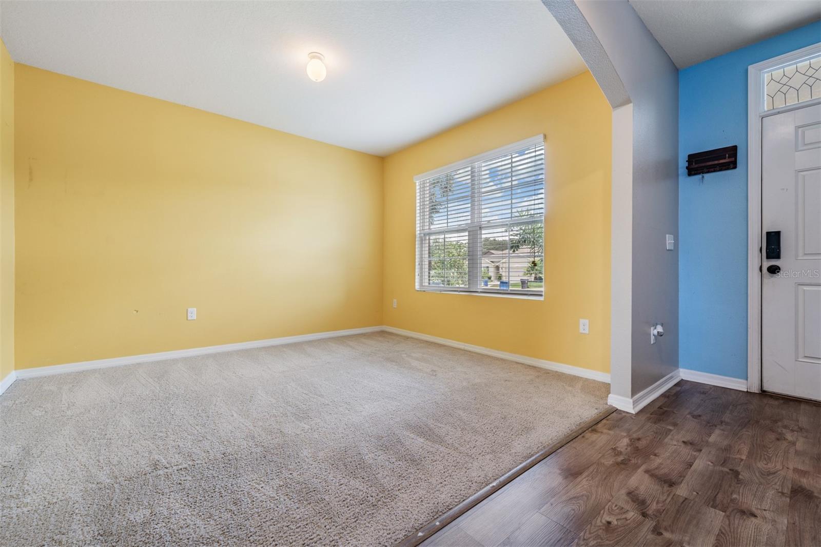 9614 TRONCAIS CIR, THONOTOSASSA, FL, 33592