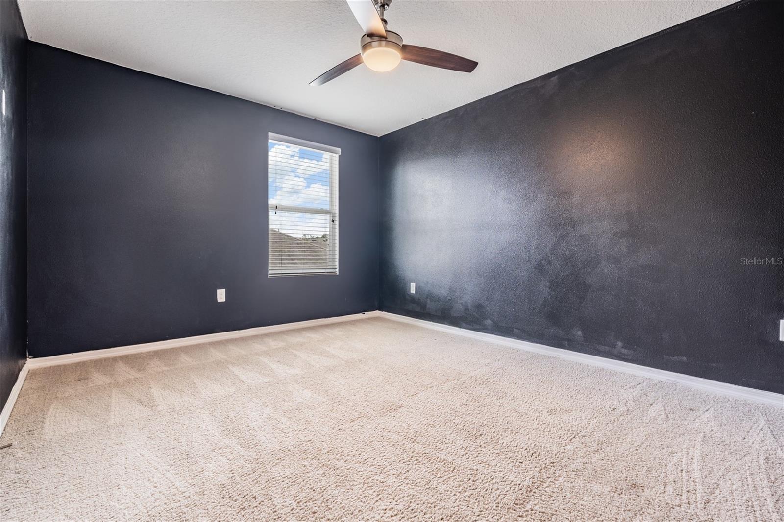 9614 TRONCAIS CIR, THONOTOSASSA, FL, 33592