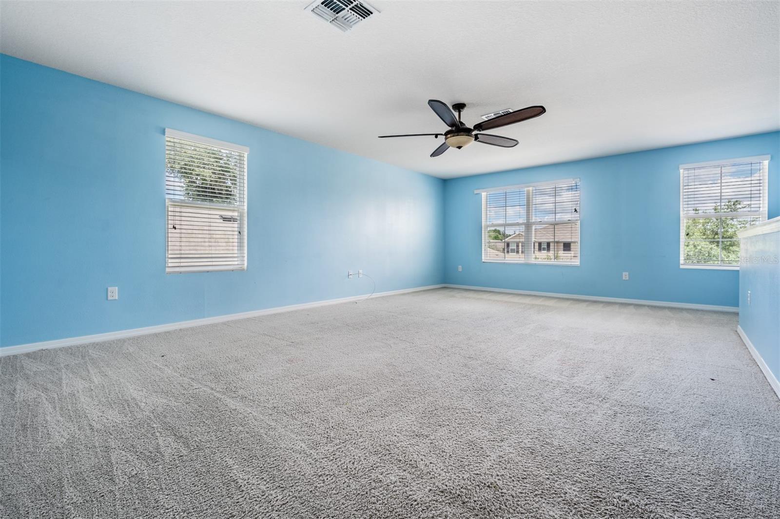 9614 TRONCAIS CIR, THONOTOSASSA, FL, 33592