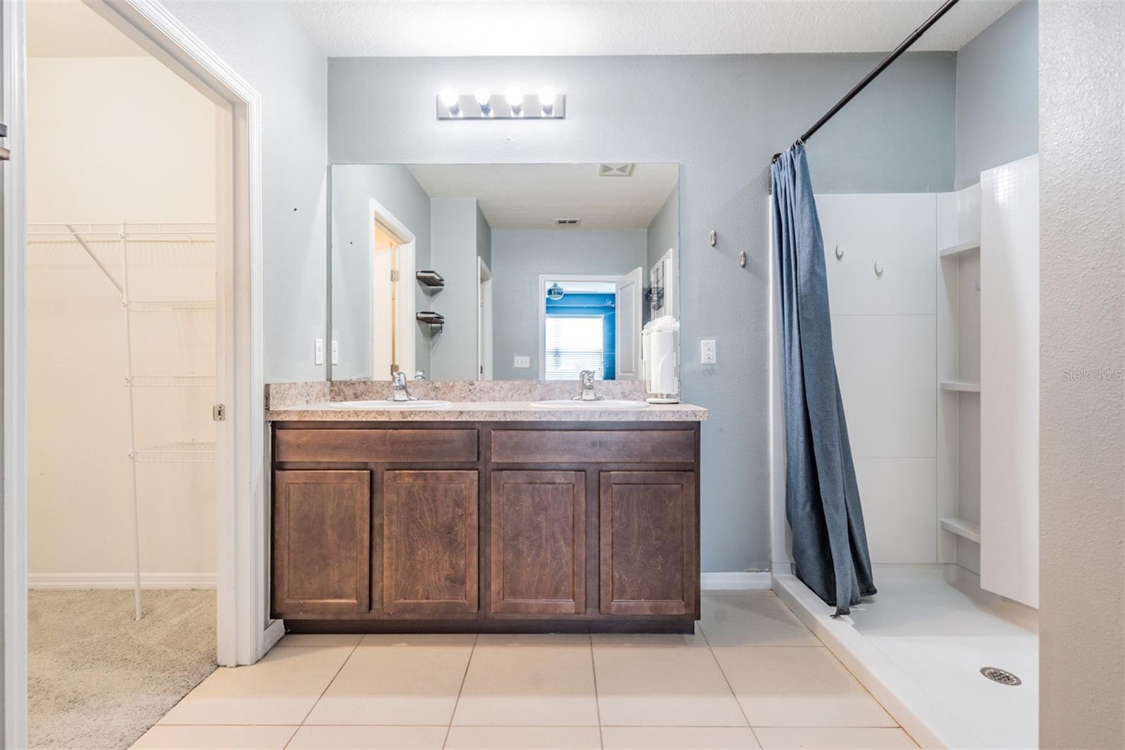 9614 TRONCAIS CIR, THONOTOSASSA, FL, 33592