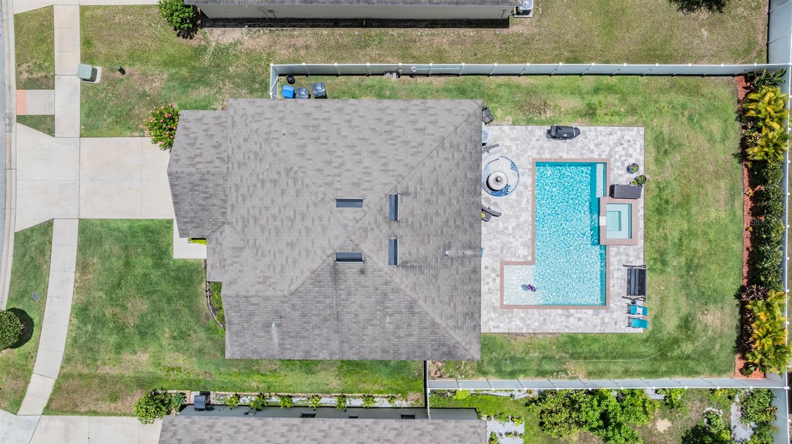 9614 TRONCAIS CIR, THONOTOSASSA, FL, 33592