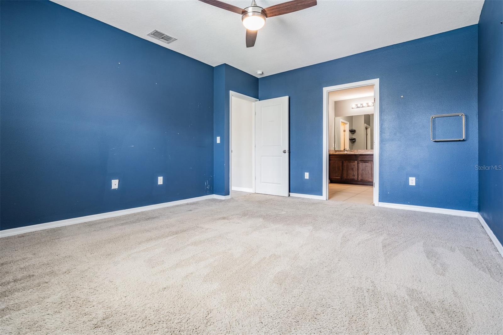 9614 TRONCAIS CIR, THONOTOSASSA, FL, 33592