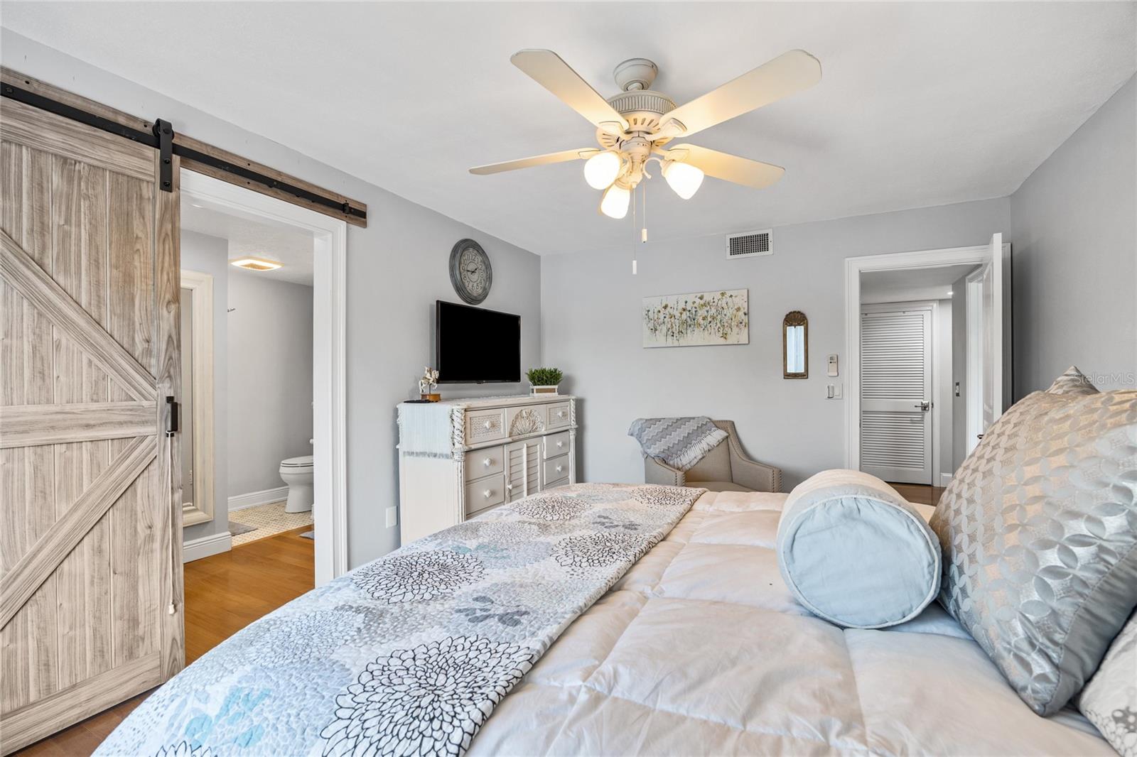 10605 CARROLLBROOK LN, TAMPA, FL, 33618