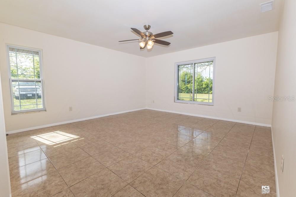 11589 NE 36TH ST, OXFORD, FL, 34484