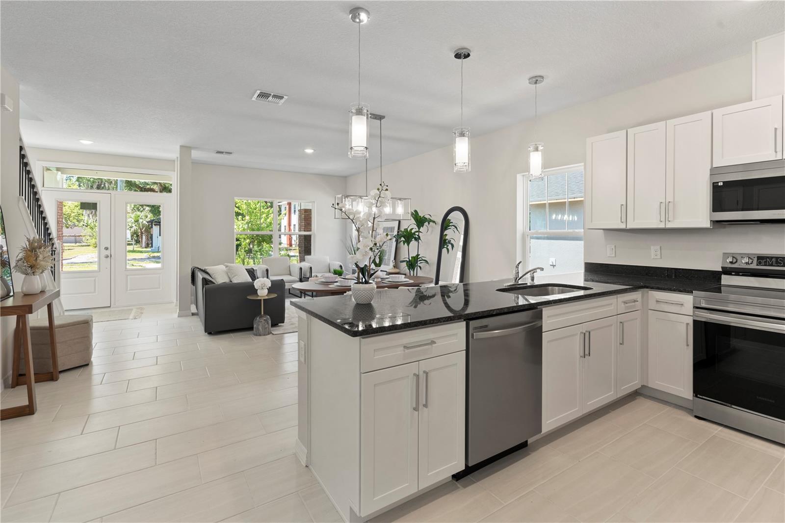 805 S LOCUST AVE, SANFORD, FL, 32771