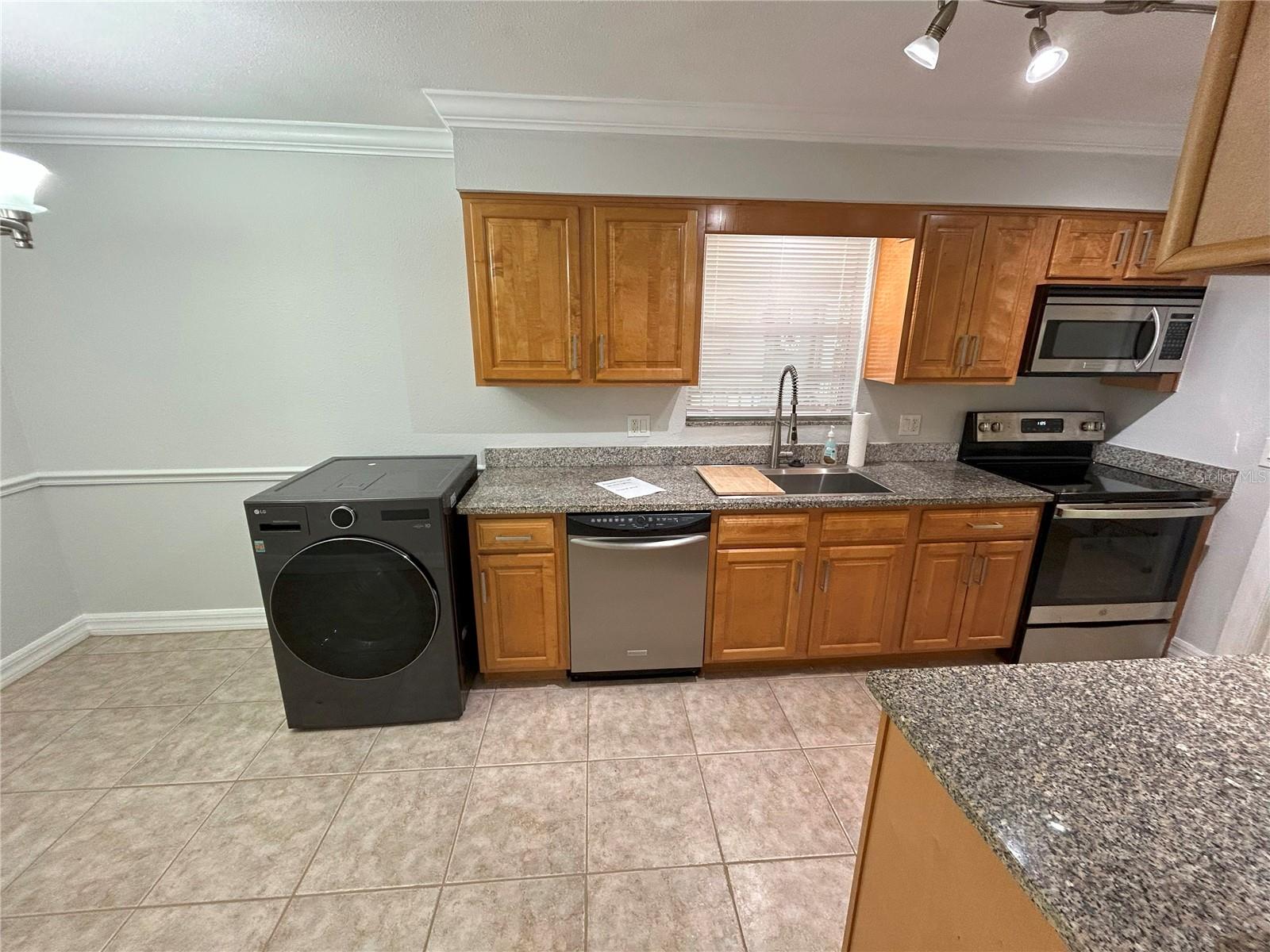 3350 S OSPREY AVE #211A, SARASOTA, FL, 34239