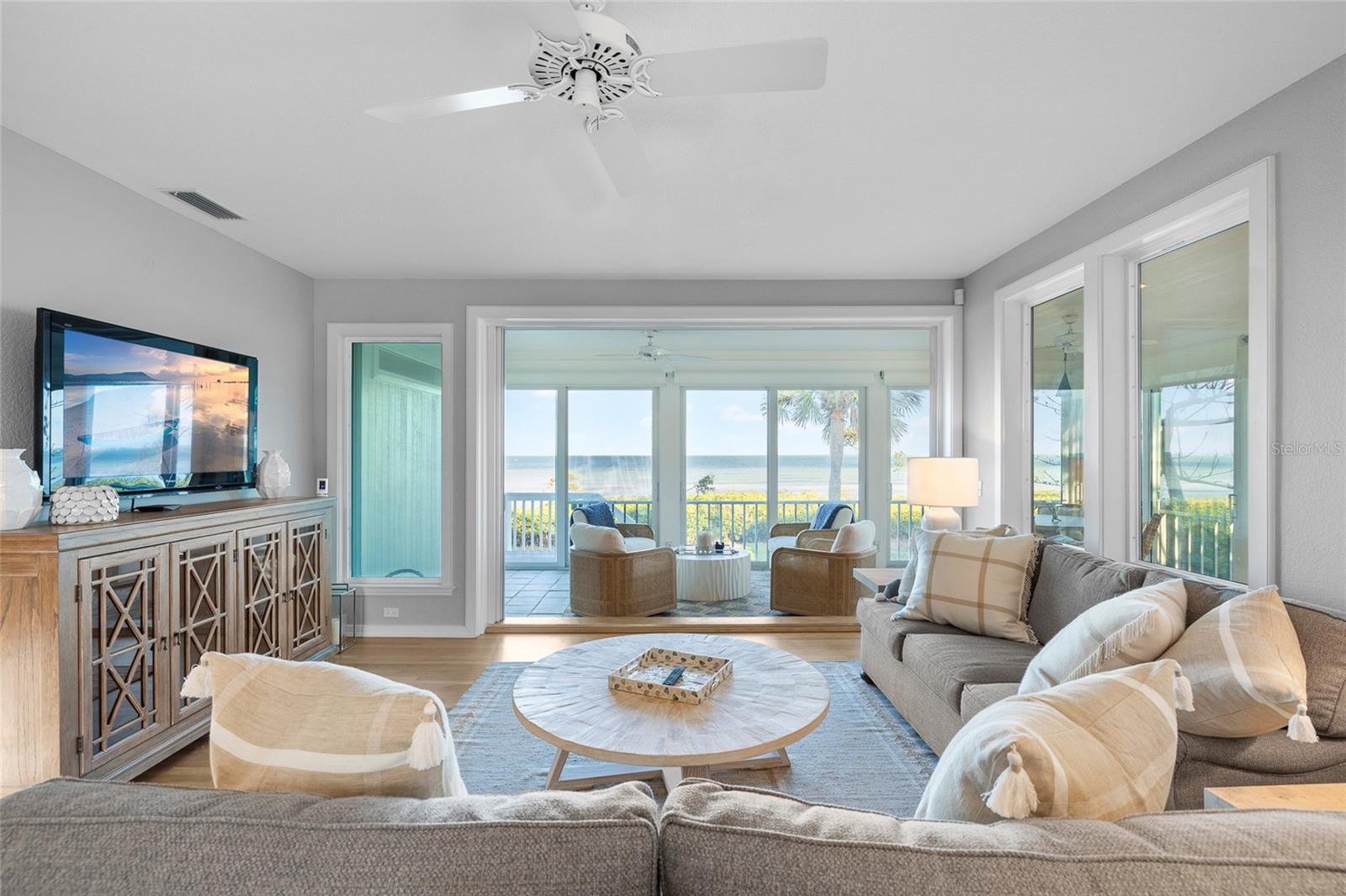 TB8375836 Property Photo