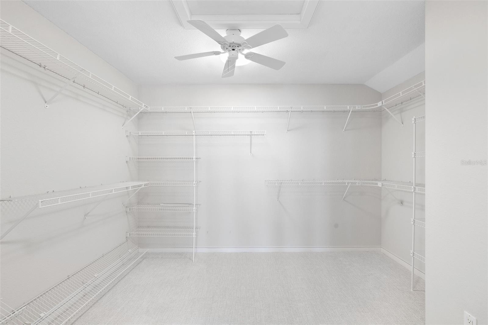 TB8375836 Property Photo