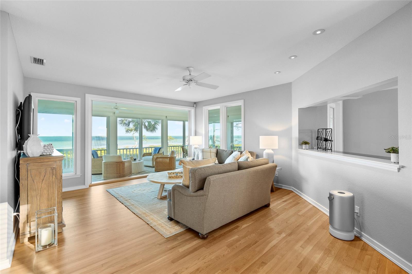 TB8375836 Property Photo