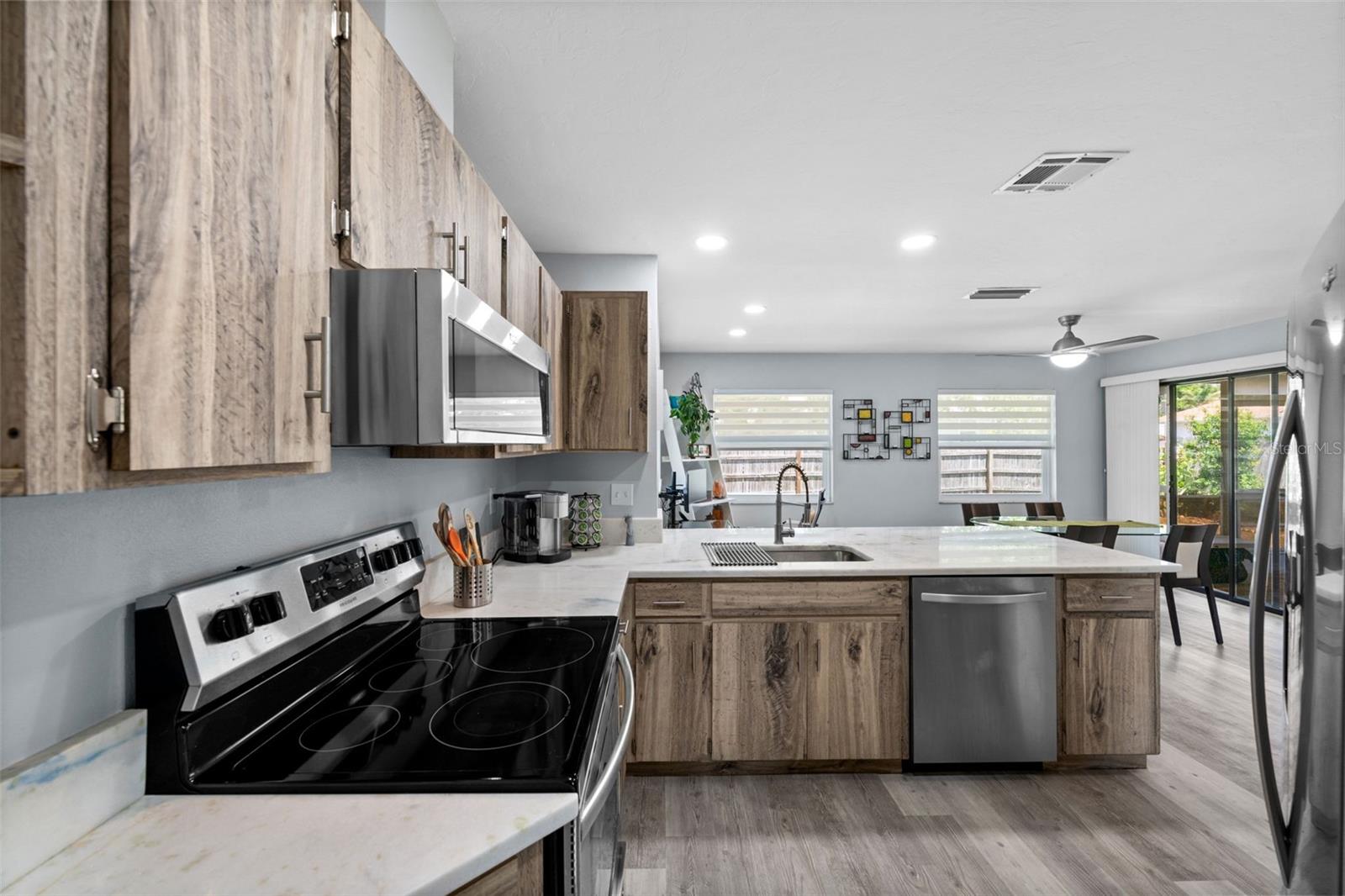 3355 ROSLYN RD, VENICE, FL, 34293