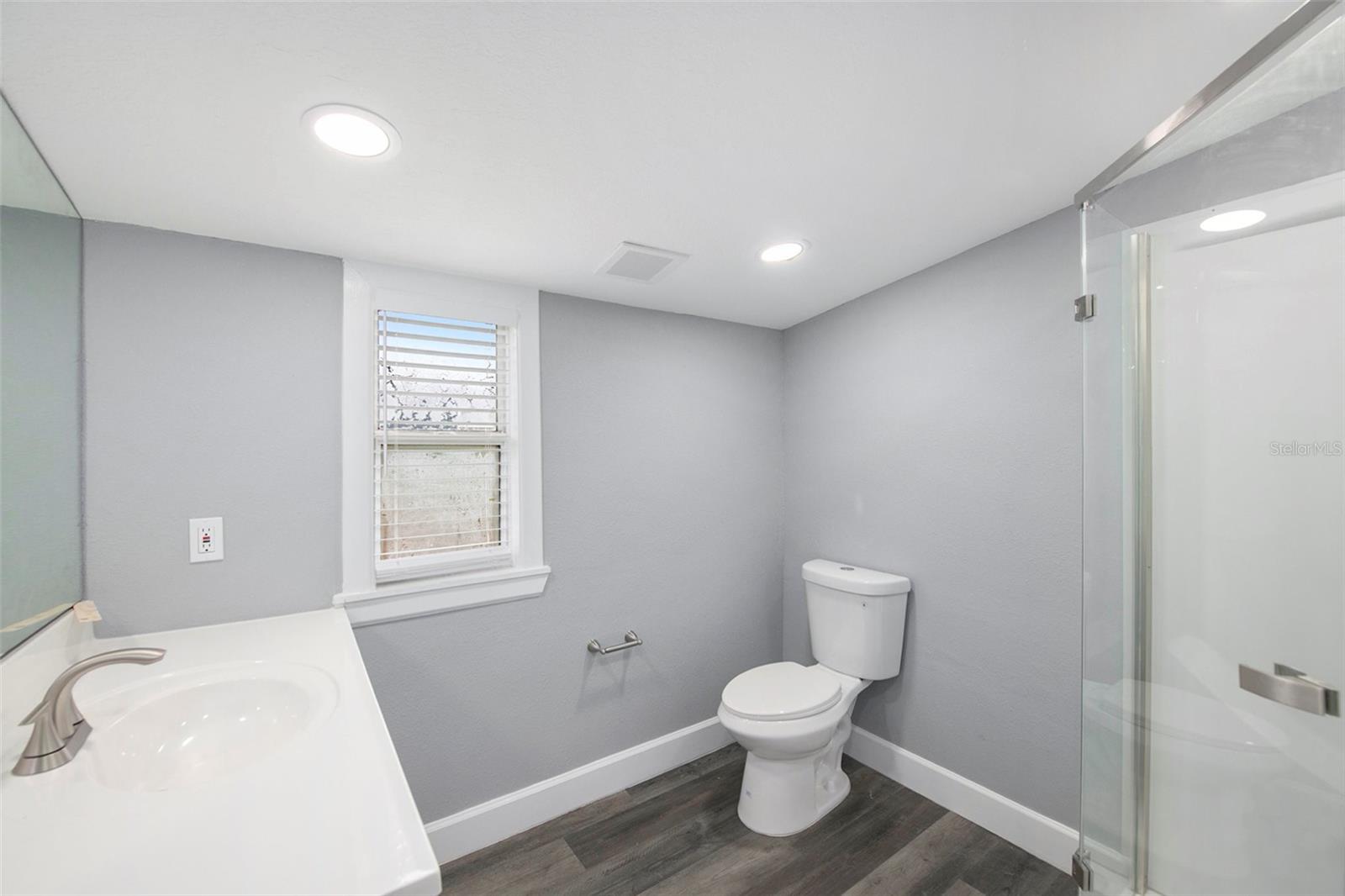 8624 N SEMMES ST, TAMPA, FL, 33604