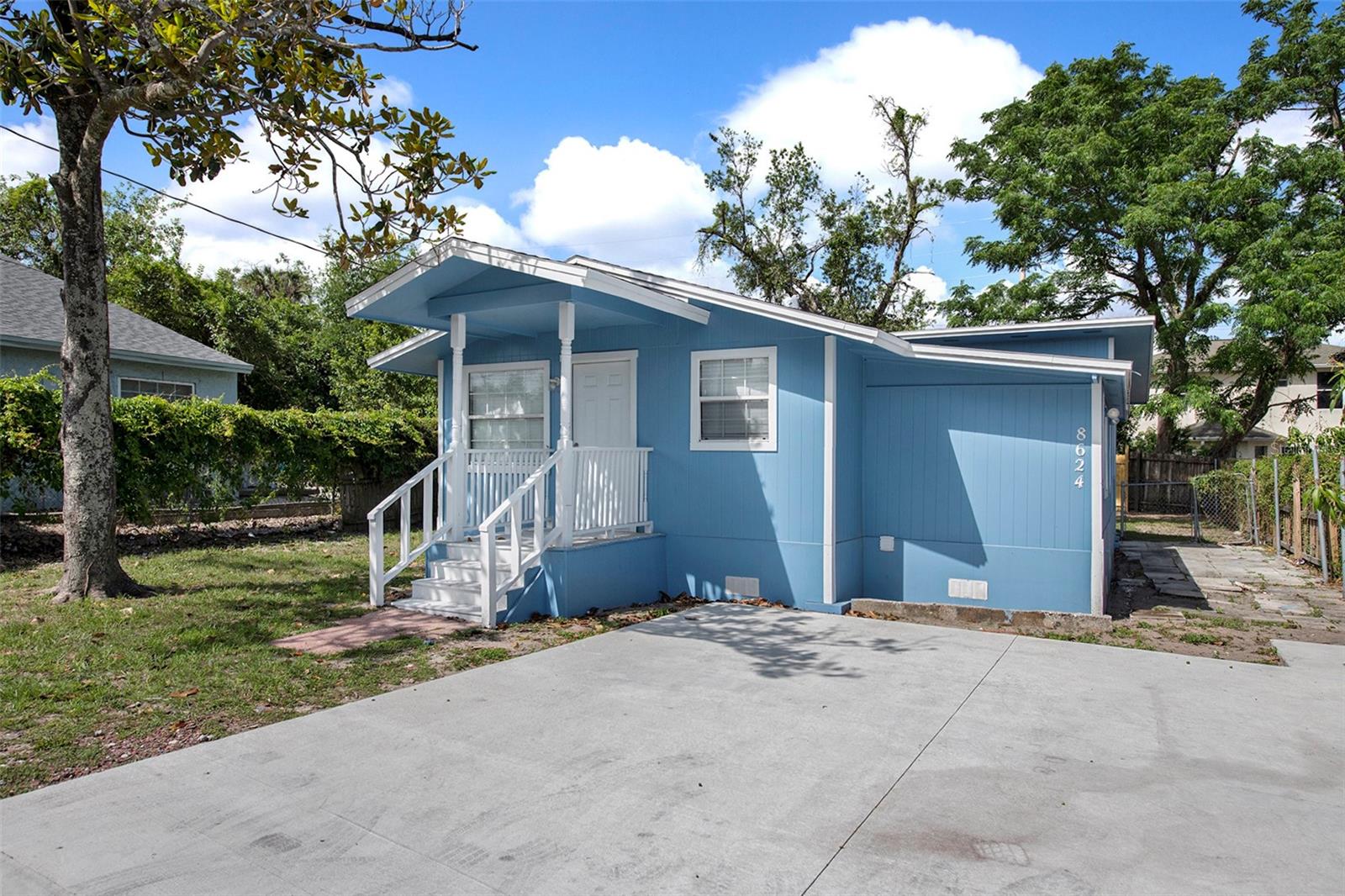 8624 N SEMMES ST, TAMPA, FL, 33604