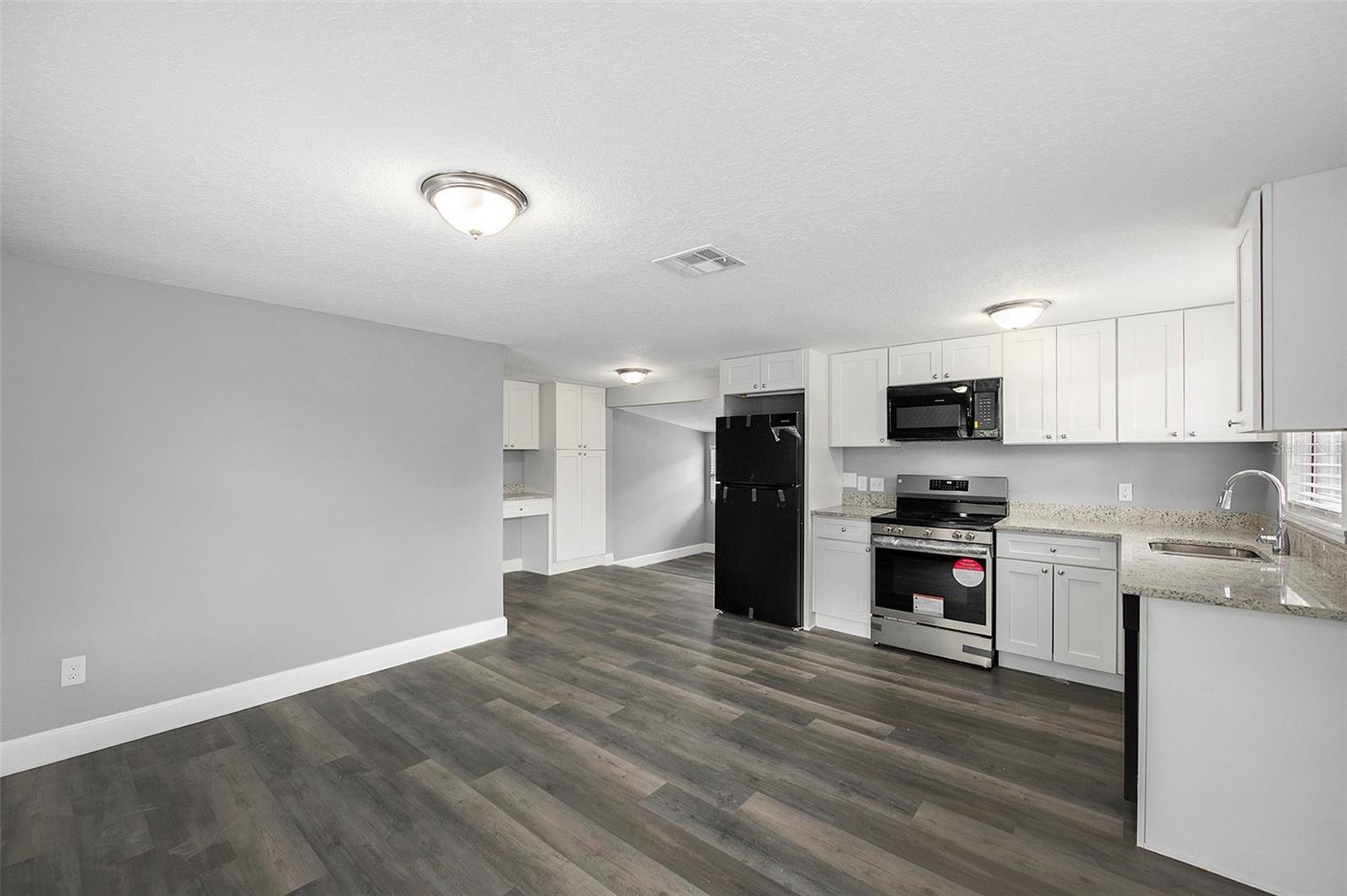 8624 N SEMMES ST, TAMPA, FL, 33604