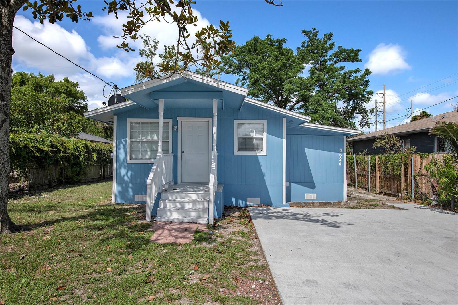 8624 N SEMMES ST, TAMPA, FL, 33604