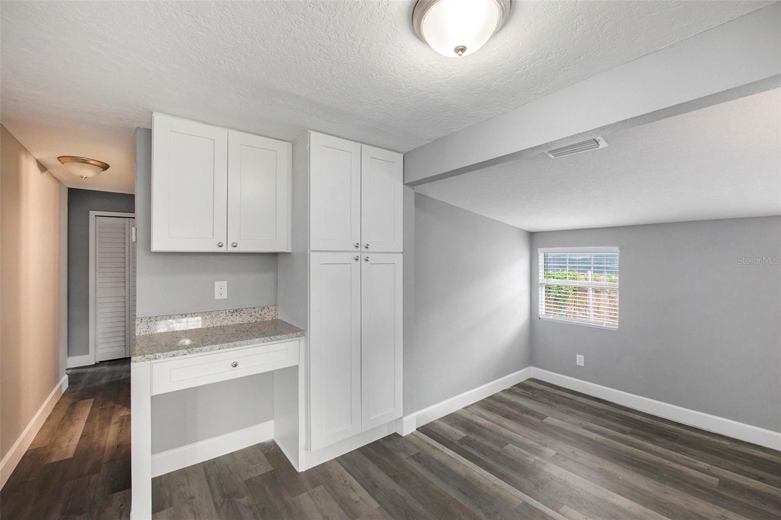 8624 N SEMMES ST, TAMPA, FL, 33604