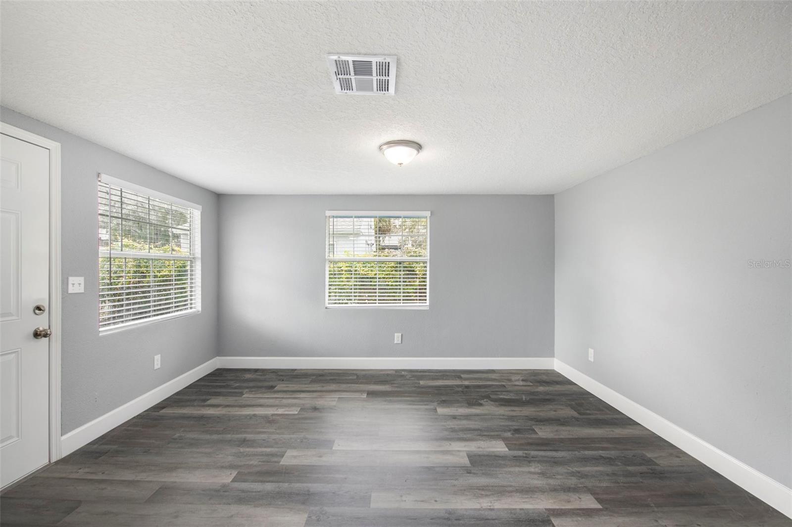 8624 N SEMMES ST, TAMPA, FL, 33604