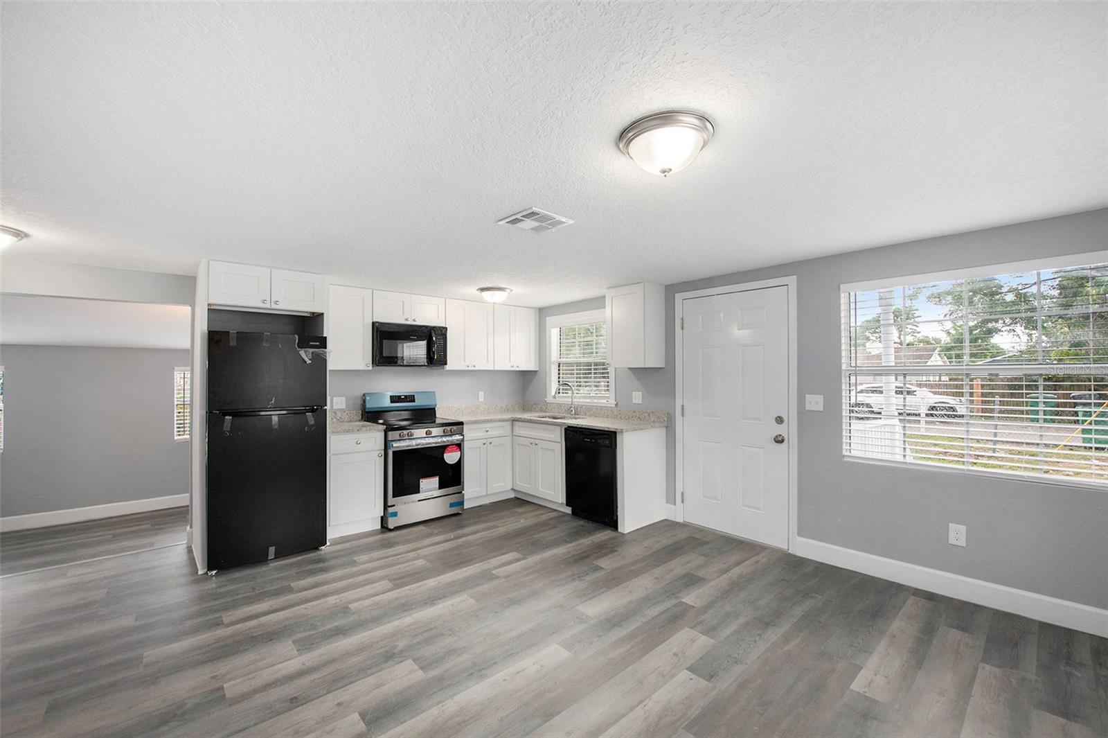 8624 N SEMMES ST, TAMPA, FL, 33604