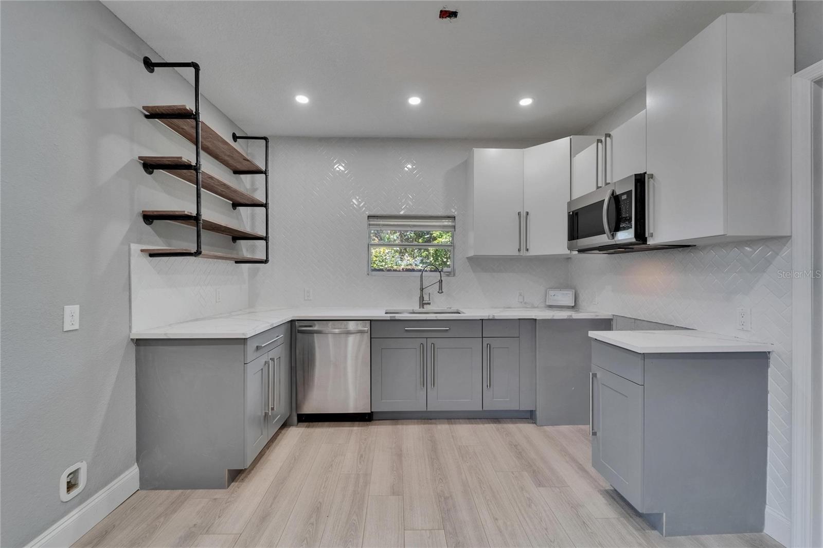 7102 N TALIAFERRO AVE, TAMPA, FL, 33604