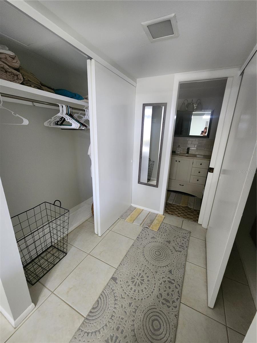 2100 BENJAMIN FRANKLIN DR #302, SARASOTA, FL, 34236