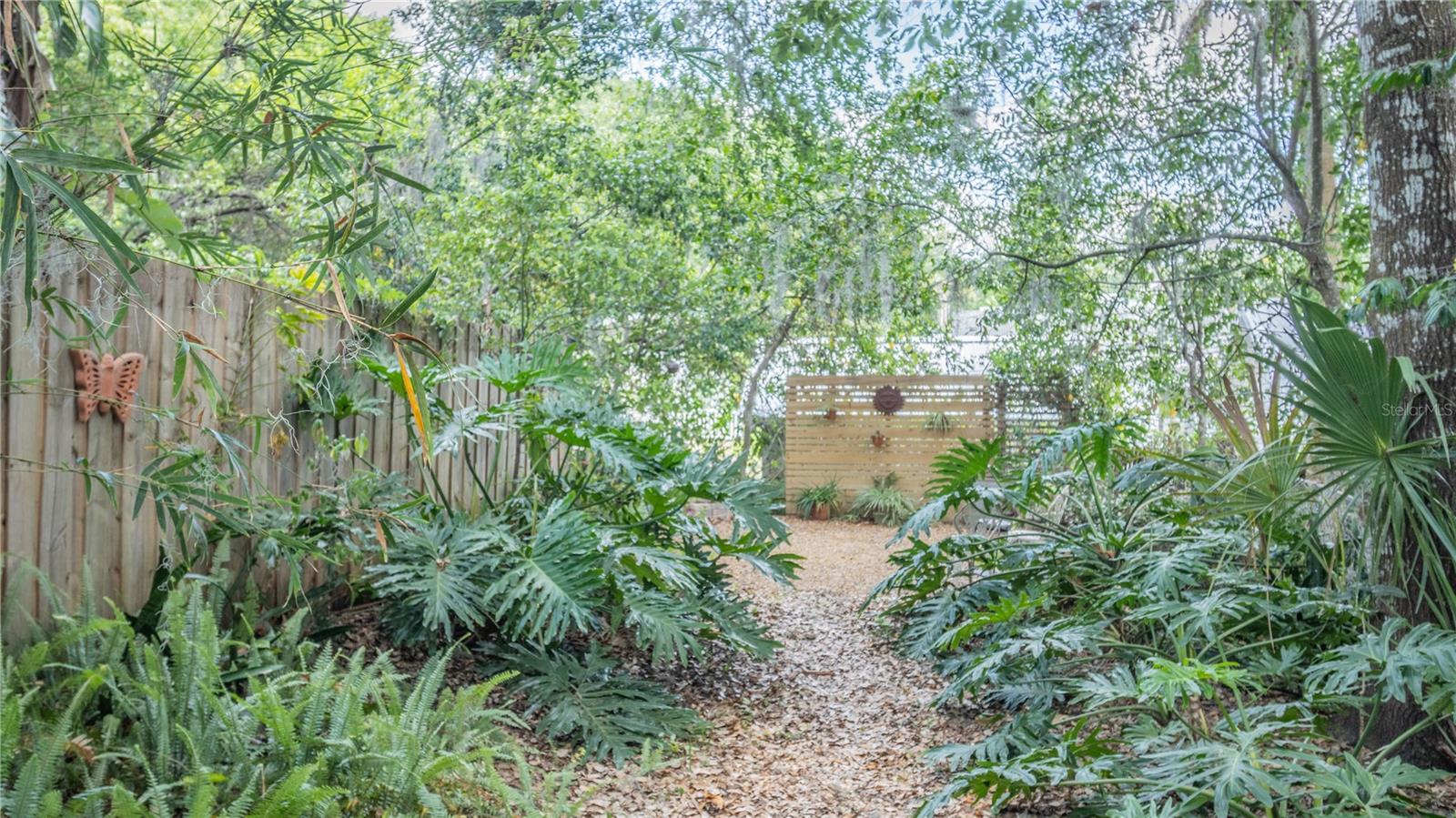908 N TREMAIN ST, MOUNT DORA, FL, 32757