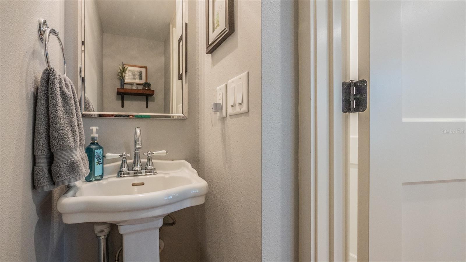 908 N TREMAIN ST, MOUNT DORA, FL, 32757