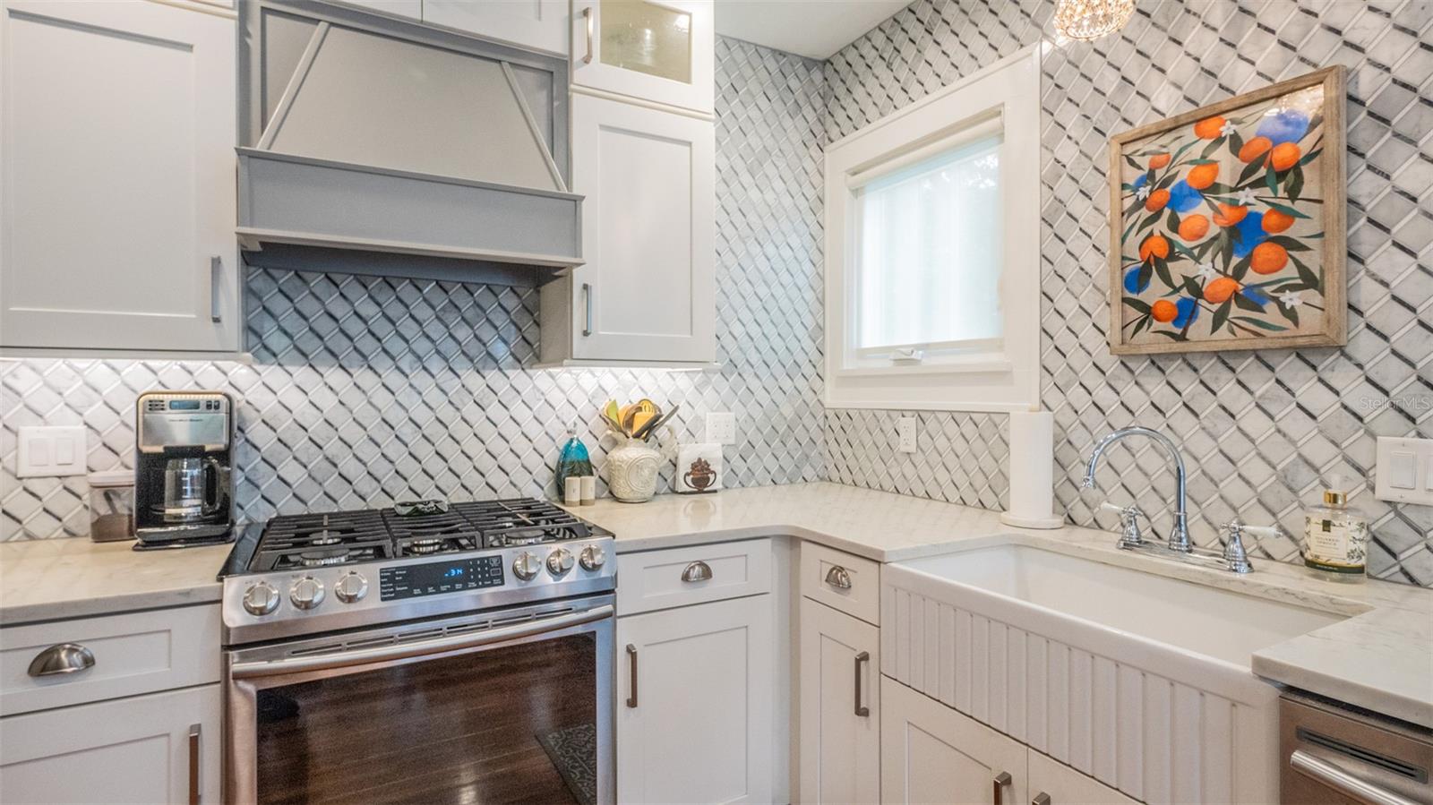 908 N TREMAIN ST, MOUNT DORA, FL, 32757