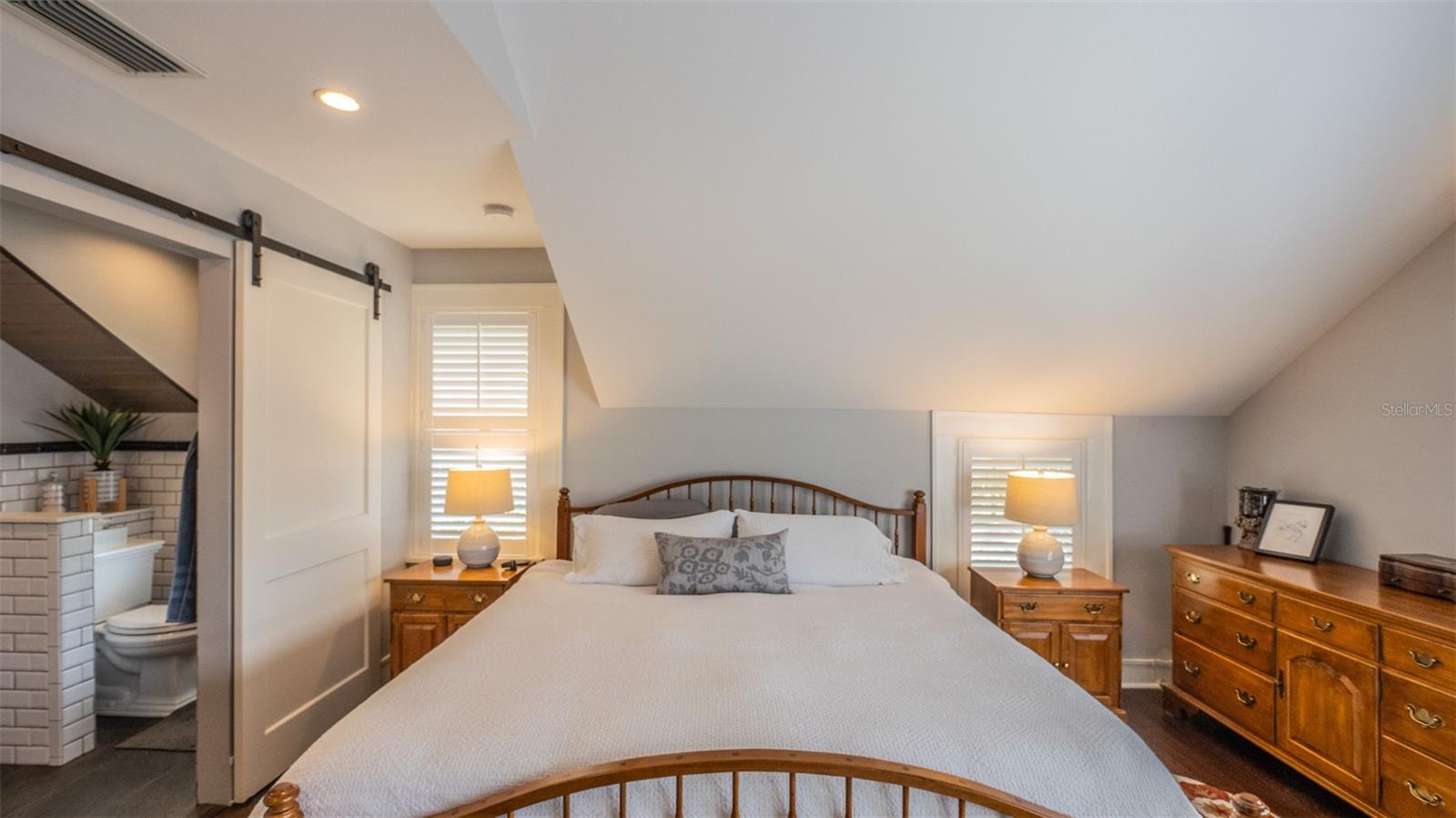 908 N TREMAIN ST, MOUNT DORA, FL, 32757