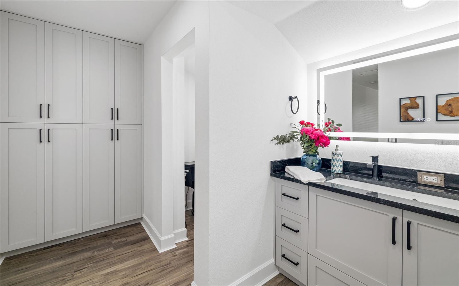 A4649392 Property Photo