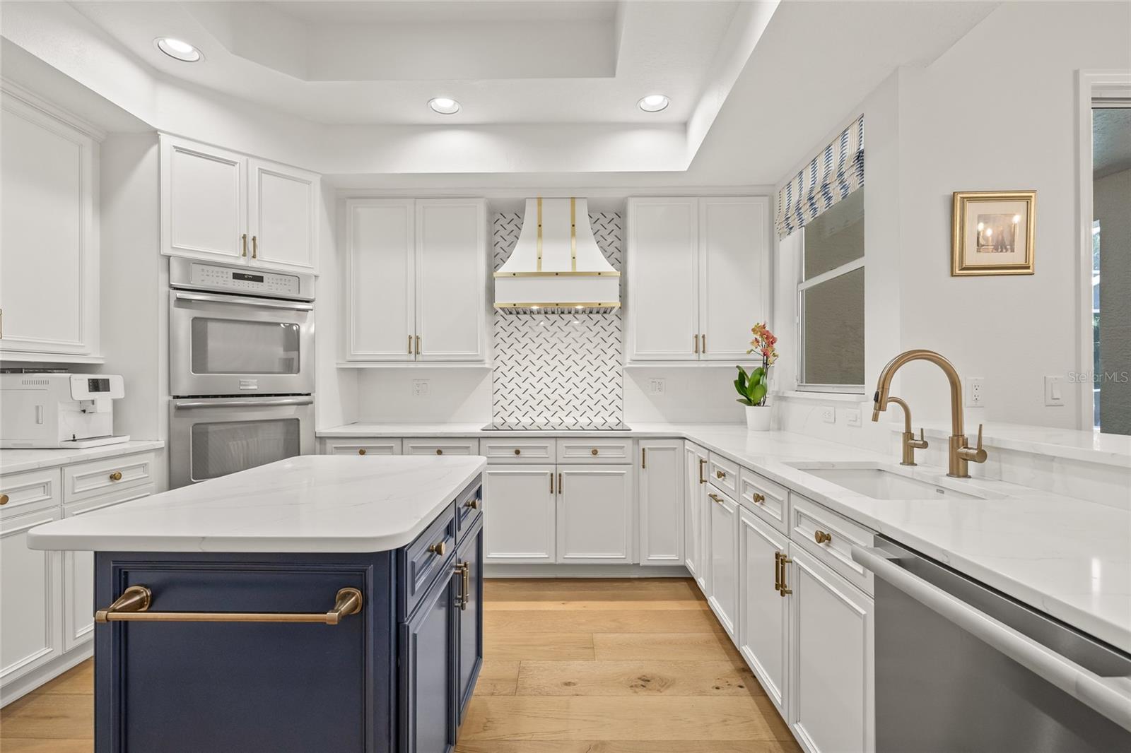 1220 DARLINGTON OAK CIR NE, ST PETERSBURG, FL, 33703