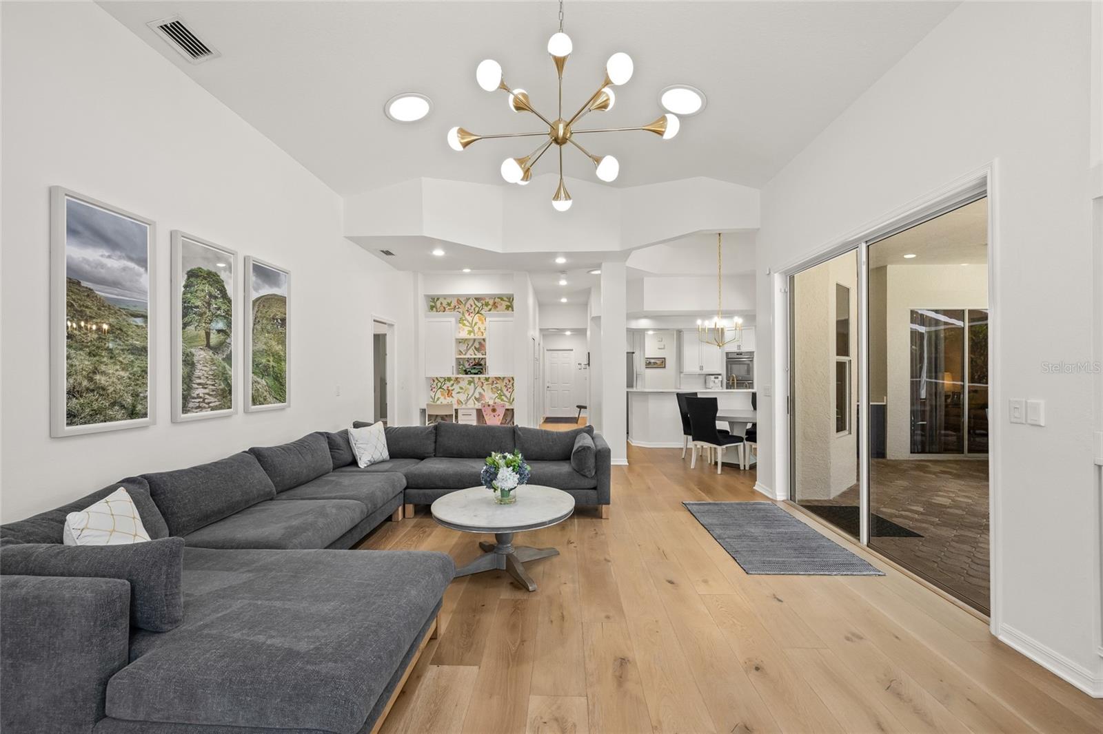 1220 DARLINGTON OAK CIR NE, ST PETERSBURG, FL, 33703