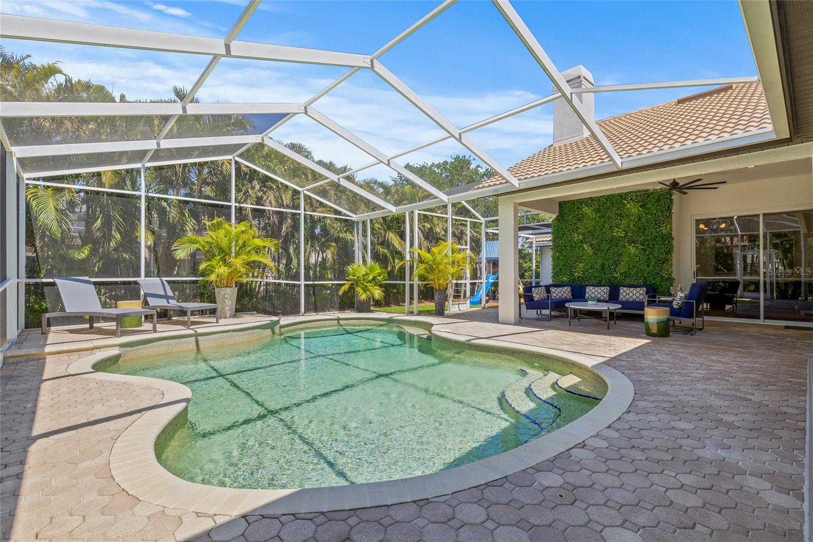 1220 DARLINGTON OAK CIR NE, ST PETERSBURG, FL, 33703