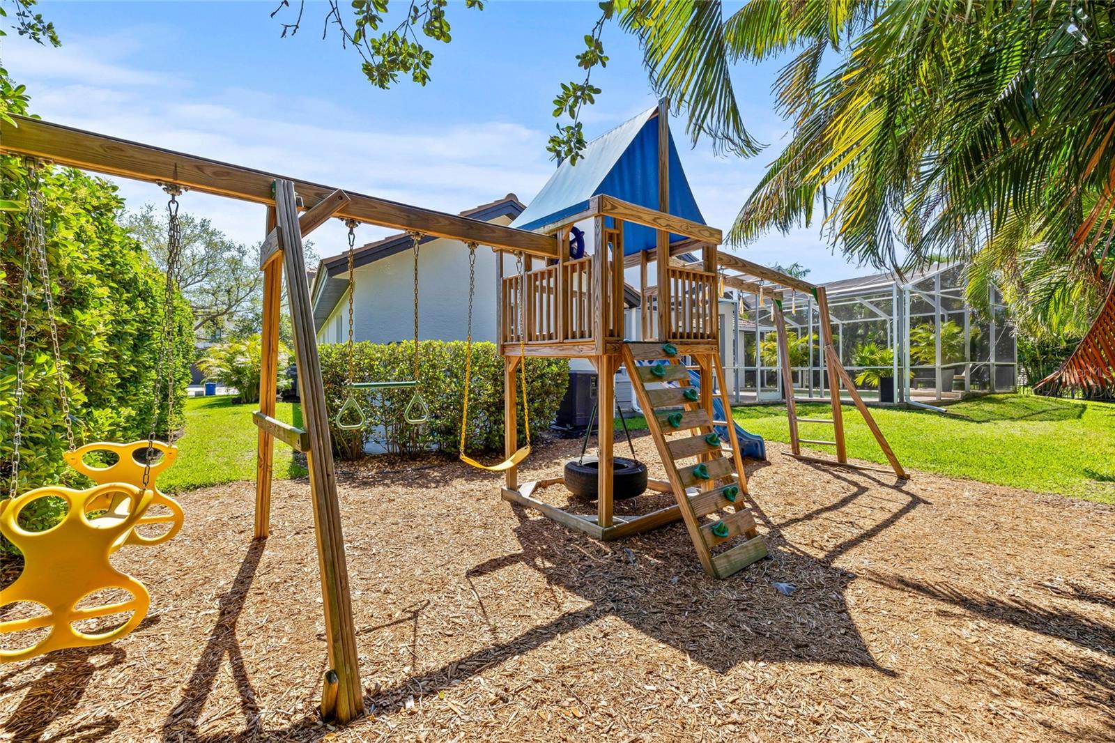 1220 DARLINGTON OAK CIR NE, ST PETERSBURG, FL, 33703