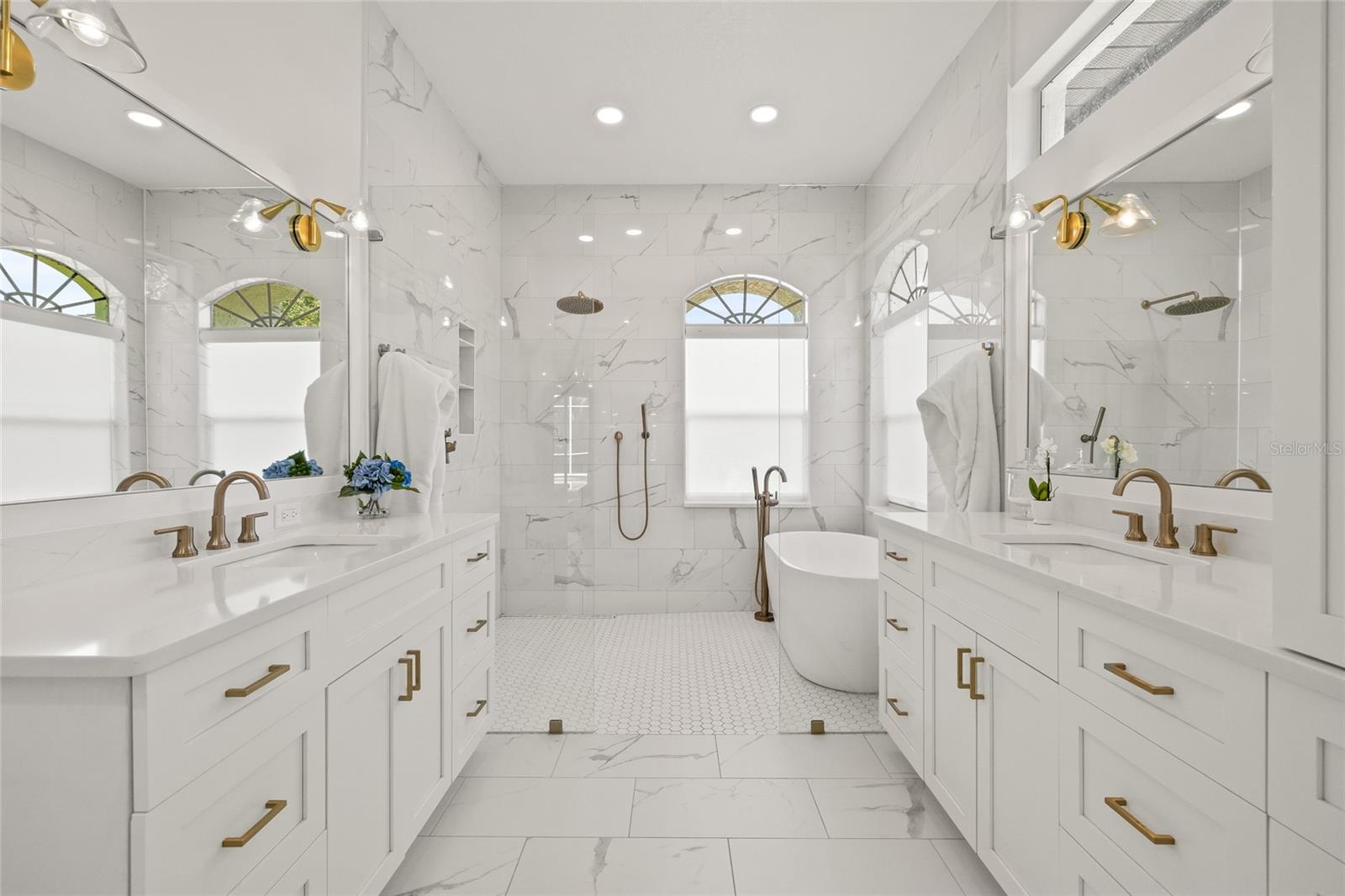 1220 DARLINGTON OAK CIR NE, ST PETERSBURG, FL, 33703