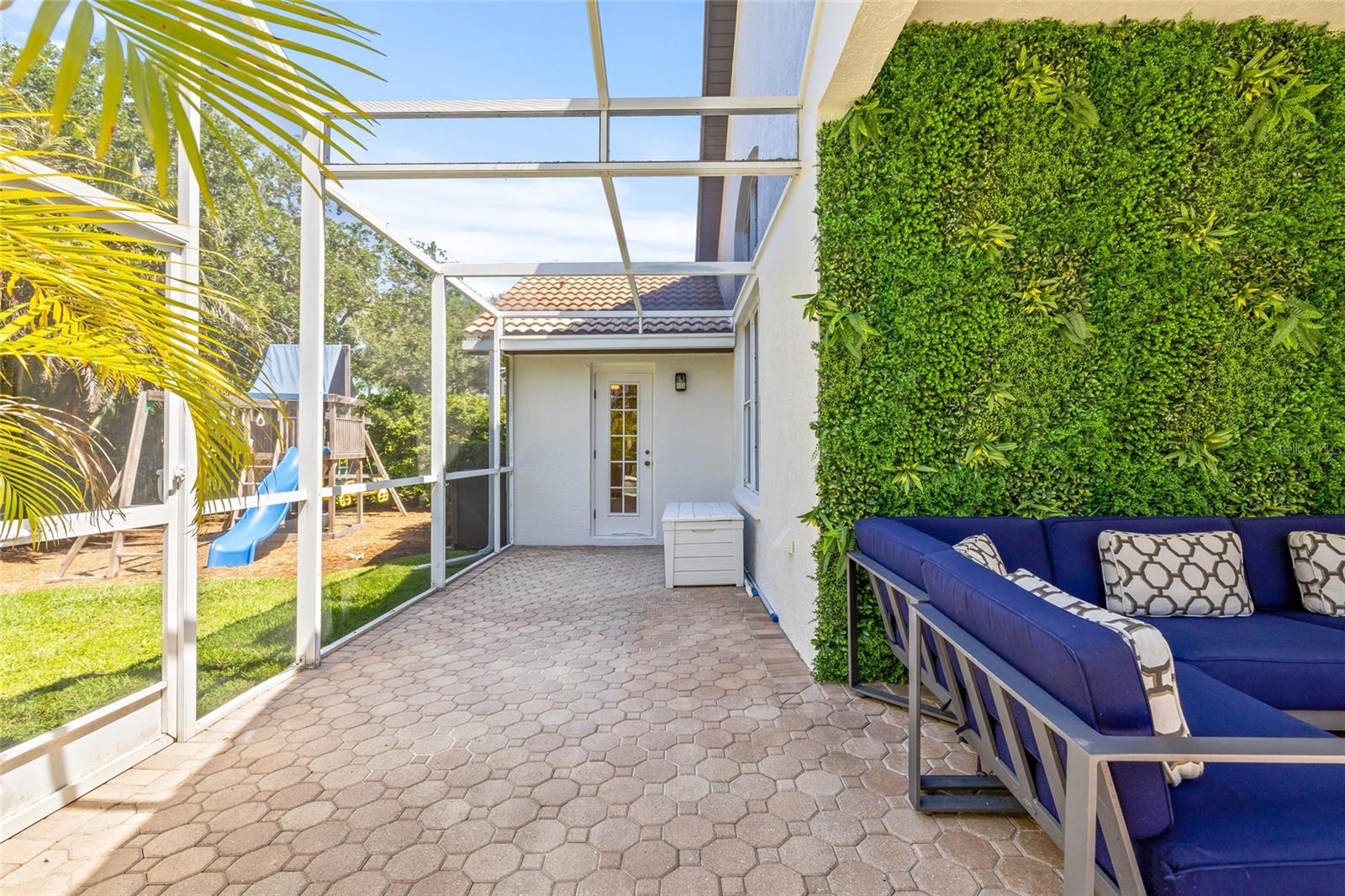 1220 DARLINGTON OAK CIR NE, ST PETERSBURG, FL, 33703