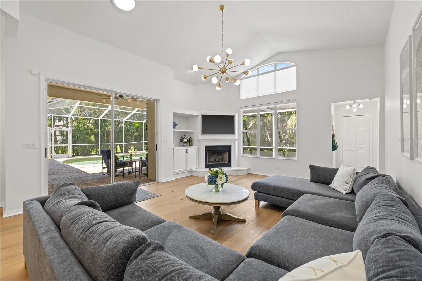 1220 DARLINGTON OAK CIR NE, ST PETERSBURG, FL, 33703